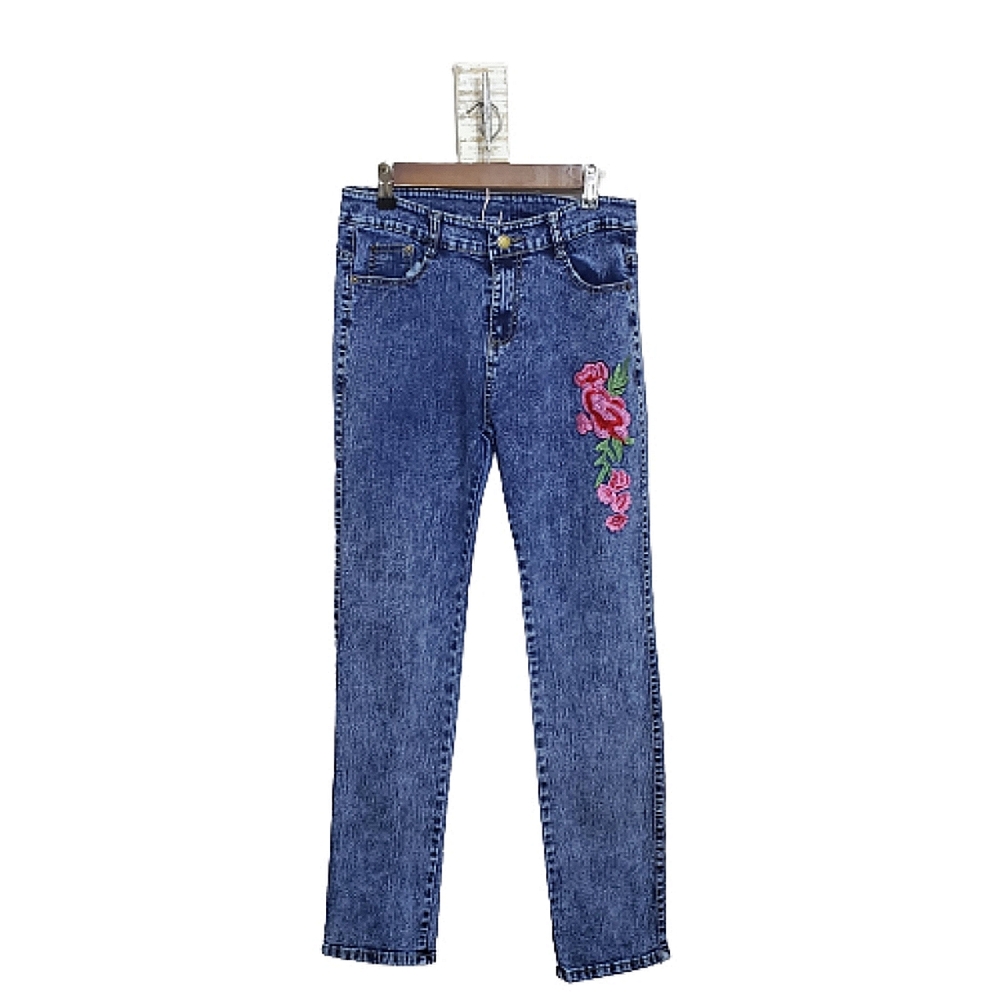 Stonewashed Floral Embroidered Jeans W27